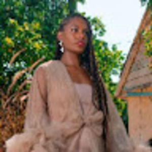 Meet your Posher, Nikia